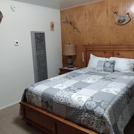 Mokee Motel Блаф Екстериор снимка